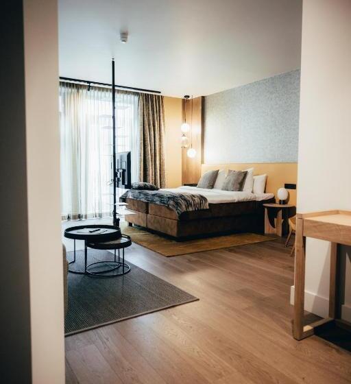 Семейный Номер, Cityhotel Wood