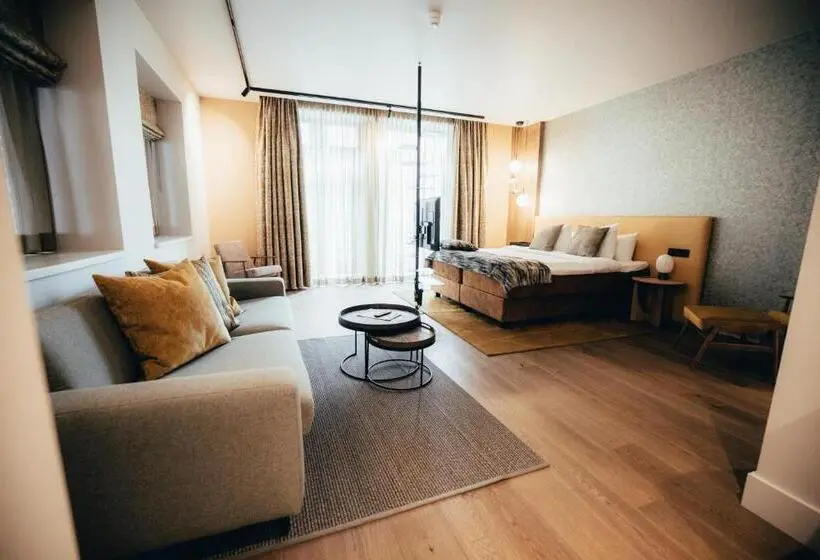 اتاق خانوادگی, Cityhotel Wood