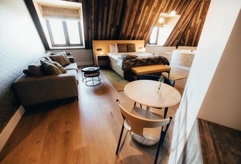 غرفة قياسية مزوَّدة بجاكوزي, Cityhotel Wood