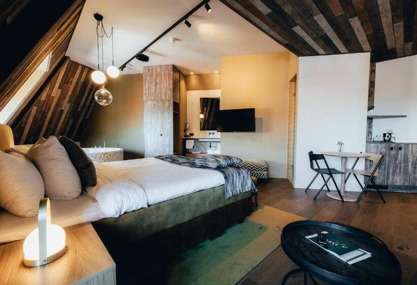 غرفة قياسية مزوَّدة بجاكوزي, Cityhotel Wood