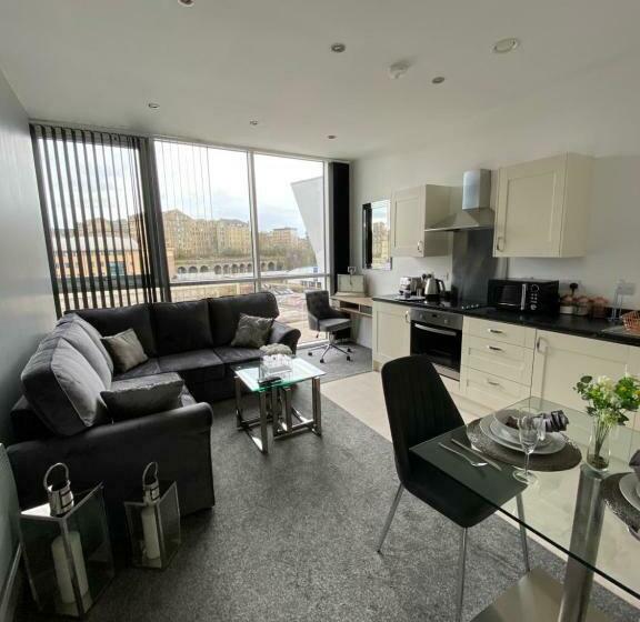 Апартаменты Superior 1 Спальня, Spire Accommodations Ltd