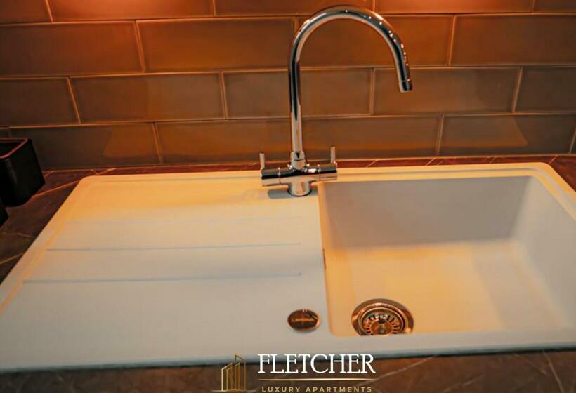 Студия Стандарт, Spire Accommodations Ltd