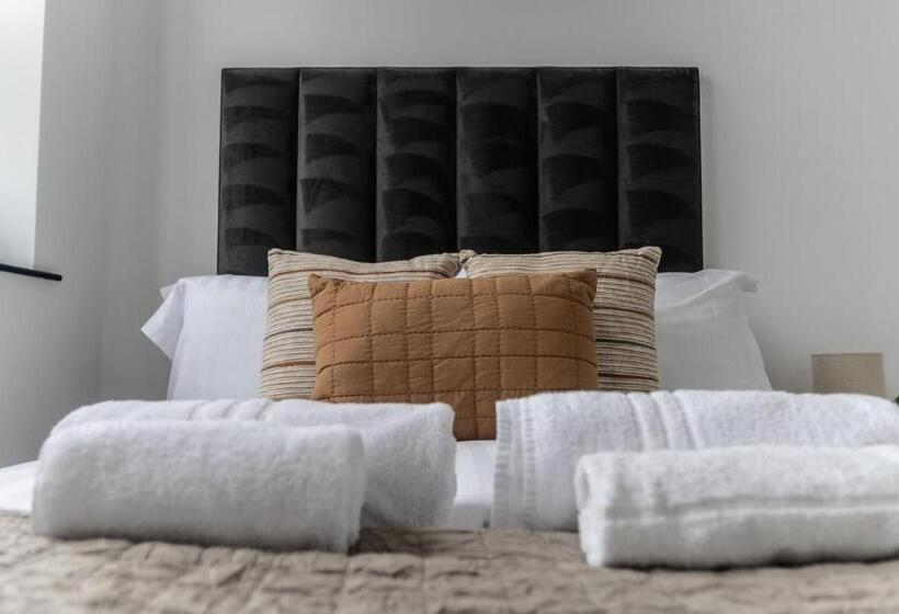 Апартаменты Deluxe 1 Спальня, Spire Accommodations Ltd