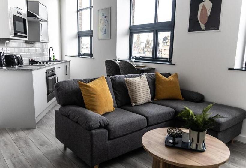 Апартаменты Deluxe 1 Спальня, Spire Accommodations Ltd