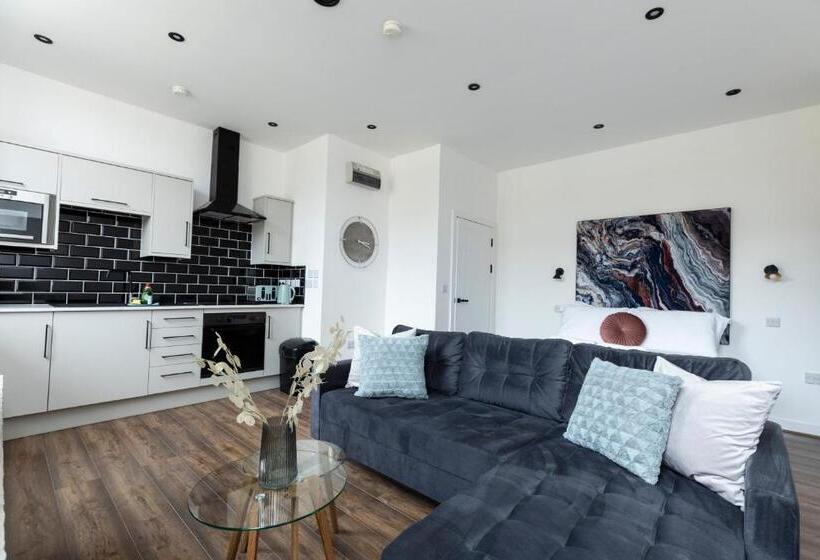 Студио Стандарт Кровать Кинг, Spire Accommodations Ltd