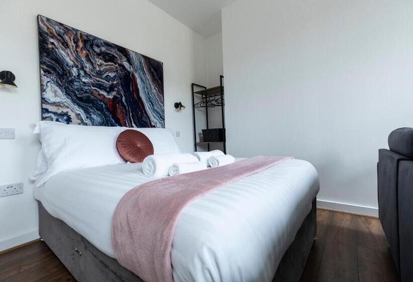 Студио Стандарт Кровать Кинг, Spire Accommodations Ltd