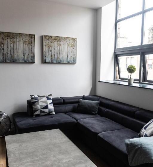 Апартаменты 2 Спальни, Spire Accommodations Ltd