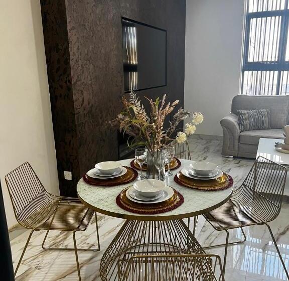 Апартаменты 2 Спальни, Spire Accommodations Ltd