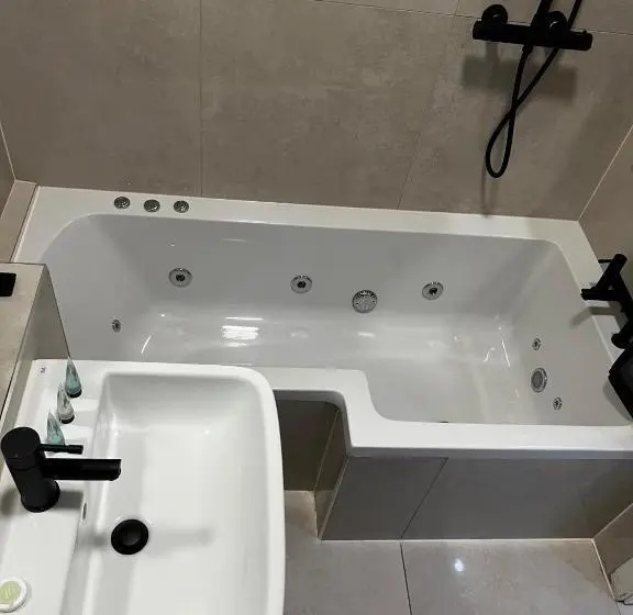Apartament Deluxe 1 Dormitori, Spire Accommodations Ltd