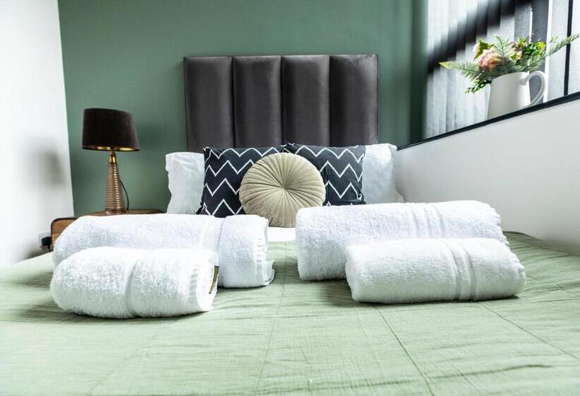 Апартаменты Deluxe 1 Спальня, Spire Accommodations Ltd