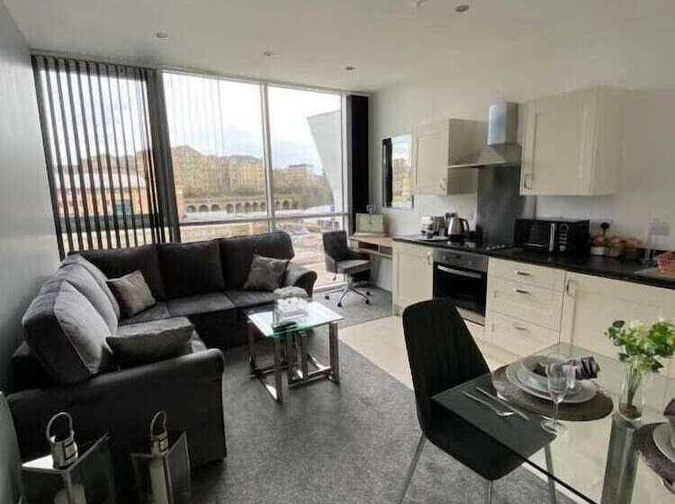 Апартаменты Superior 1 Спальня, Spire Accommodations Ltd