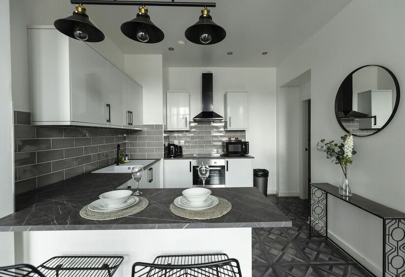 Апартаменты Executive 1 Спальня, Spire Accommodations Ltd