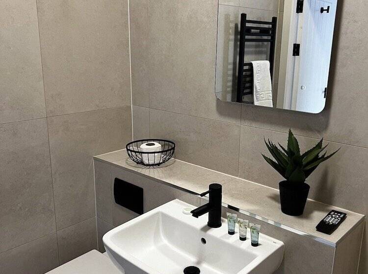 Апартаменты Deluxe 1 Спальня, Spire Accommodations Ltd