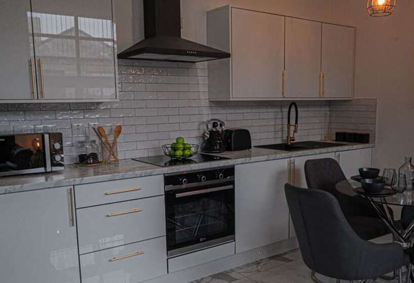 Апартаменты Executive 1 Спальня, Spire Accommodations Ltd