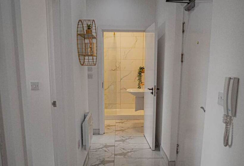 Апартаменты Executive 1 Спальня, Spire Accommodations Ltd