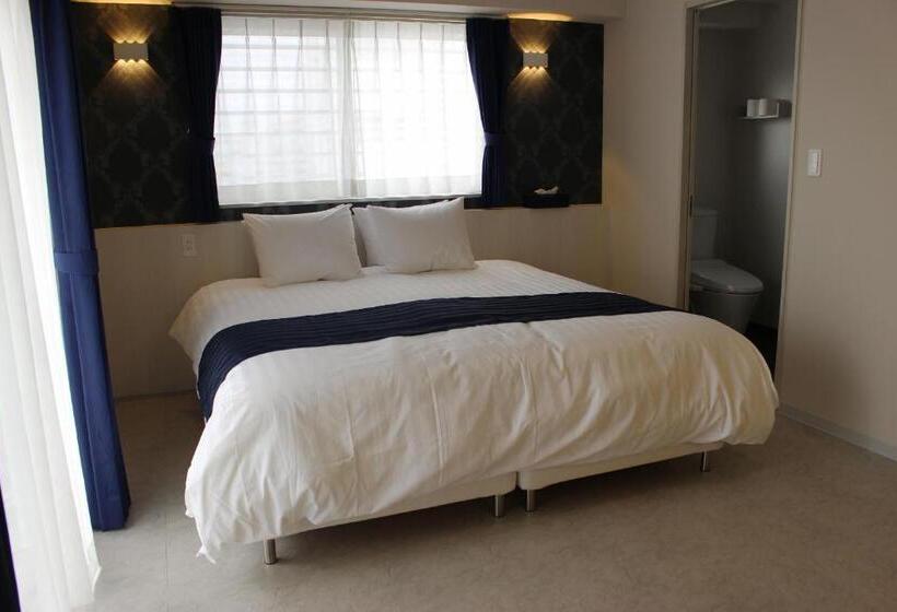 חדר משפחתי, Flap Resort