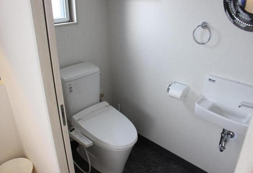 חדר משפחתי, Flap Resort