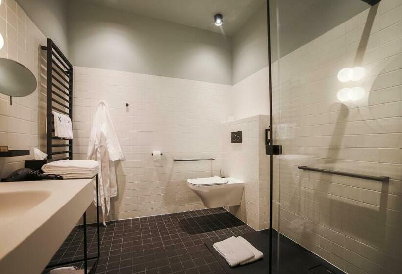 Номер Superior, Vedette