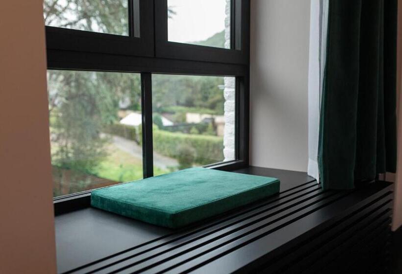 Номер Superior, Vedette