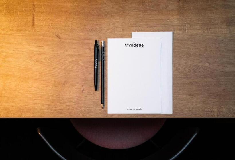 Номер Superior, Vedette