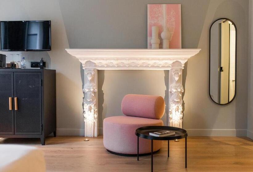 Номер Superior, Vedette