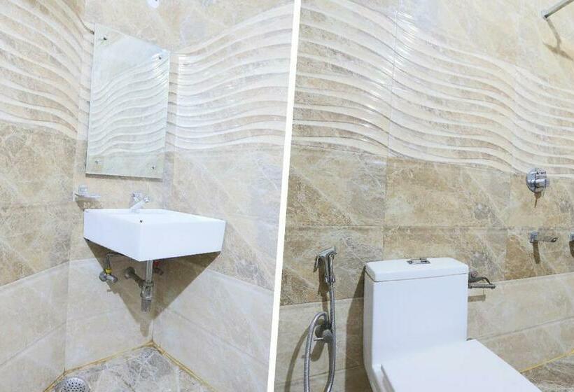 Трехместный Номер Классика, Oyo 65630  New Raj Kamal