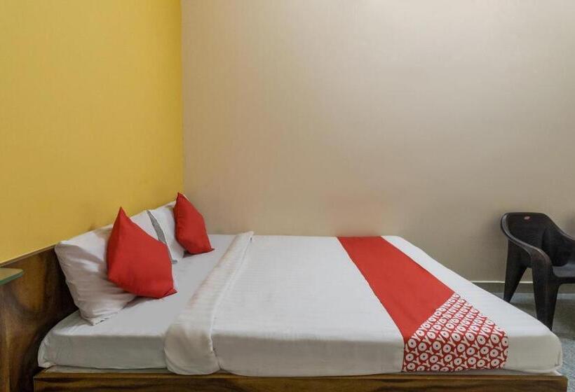 غرفة كلاسيكية ثلاثية, O Supriya Lodge