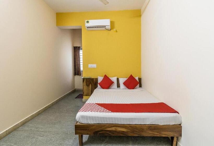 غرفة كلاسيكية ثلاثية, O Supriya Lodge