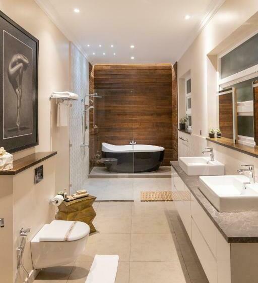 Suite with lake view, Villa Serenity