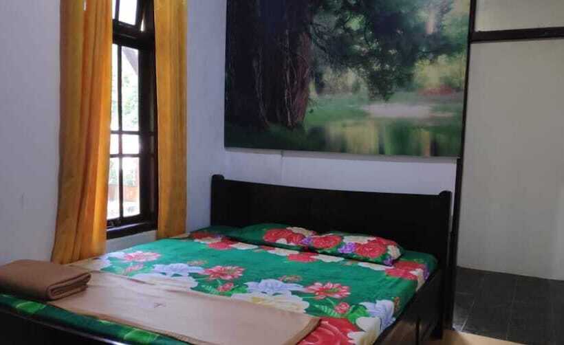 Кровать в Общей Комнате, Homestay Rahayu