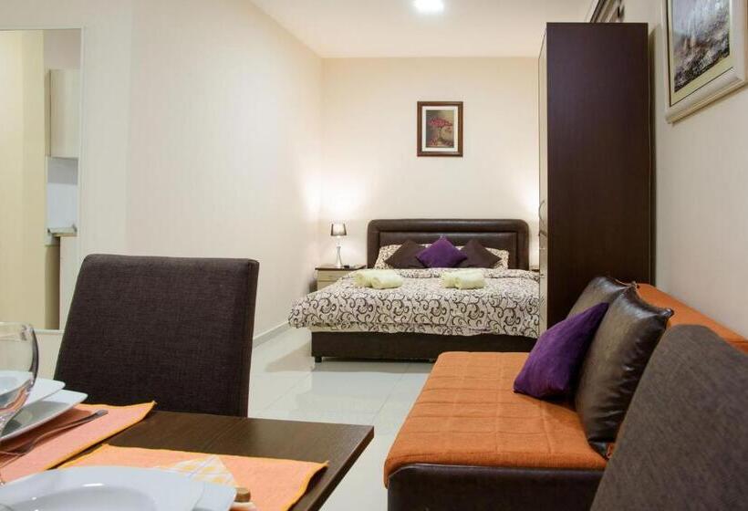 استودیوی لوکس, Guest House Centar Lux