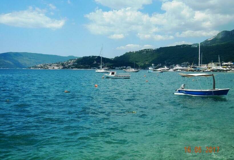 اتاق خانوادگی, Guest House Villa živanović