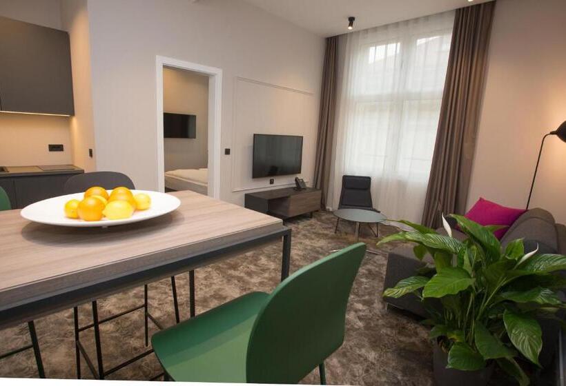 סוויטה, Manda Heritage