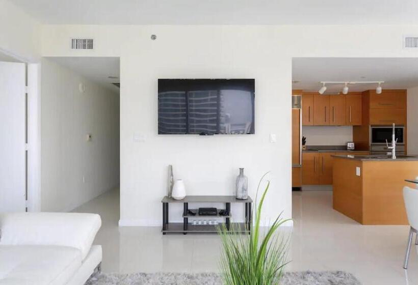 オーシャンビュースーペリアースイート, Icon Brickell Residences