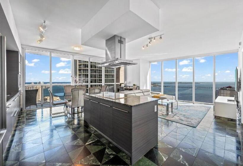 キングサイズベッドのスイートルーム, Icon Brickell Residences