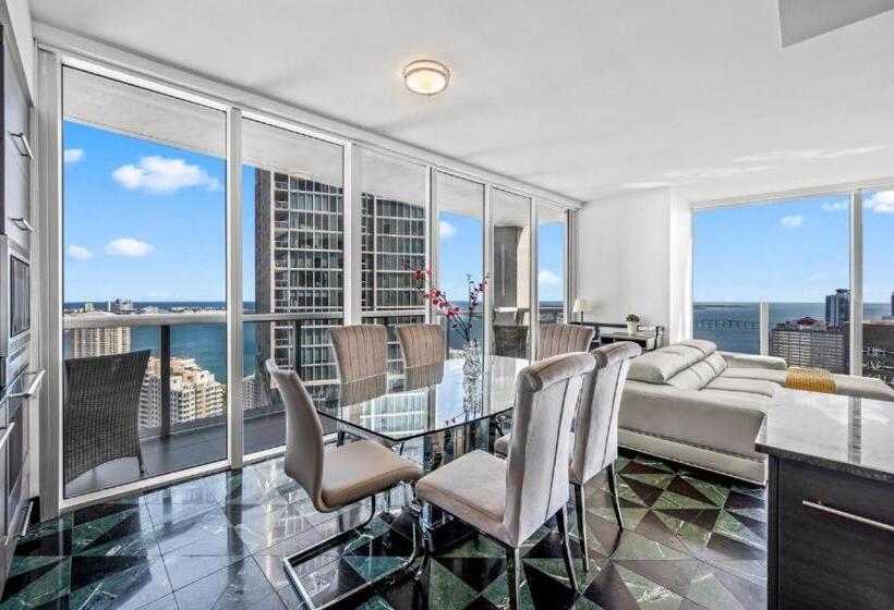 キングサイズベッドのスイートルーム, Icon Brickell Residences