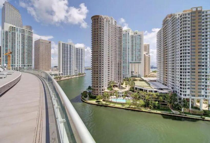 テラス付きジュニアスイート, Icon Brickell Residences