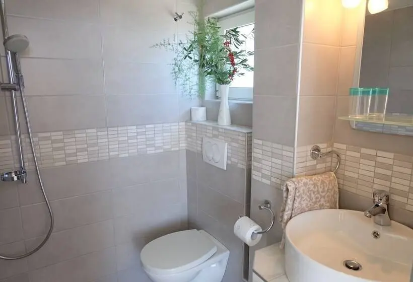 استودیو لوکس با چشمانداز دریا, Apartments And Rooms Villa Santa Vita