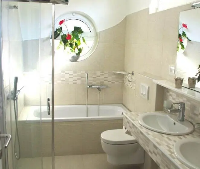 آپارتمان لوکس 1 خوابه, Apartments And Rooms Villa Santa Vita