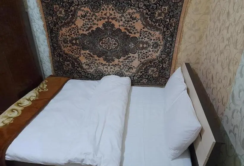 اتاق لوکس با بالکن, вв хостел