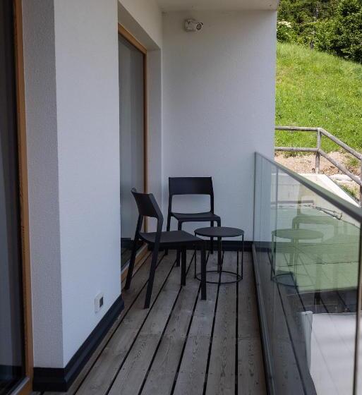 带露台的小型套房, Giallo Dolomiti Wellness