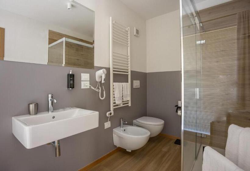 带露台的小型套房, Giallo Dolomiti Wellness