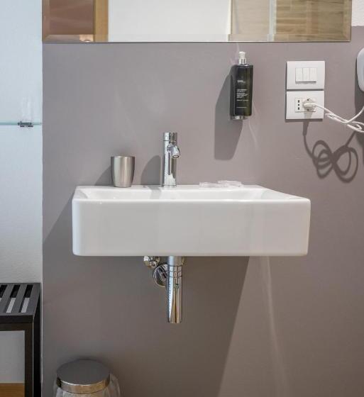 סוויטת ג'וניור עם טרסה, Giallo Dolomiti Wellness