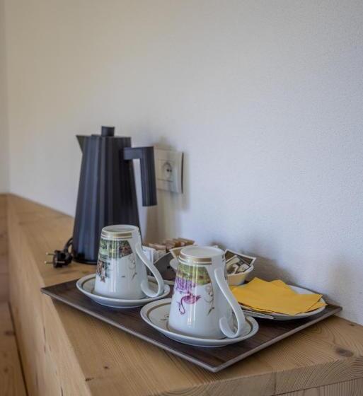 带露台的小型套房, Giallo Dolomiti Wellness