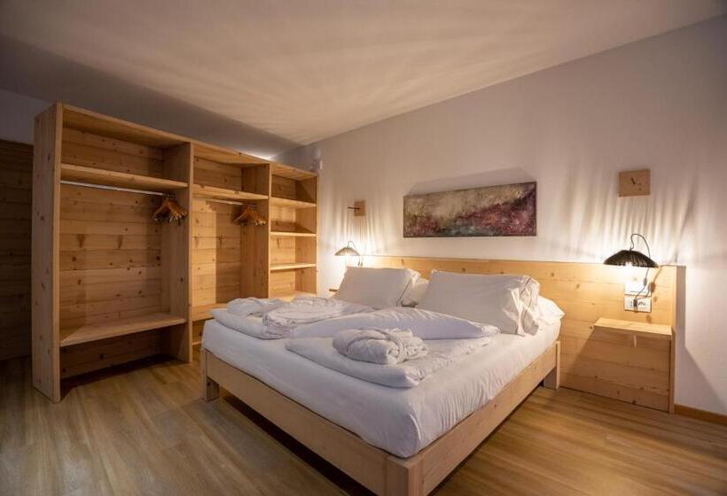 带露台的小型套房, Giallo Dolomiti Wellness