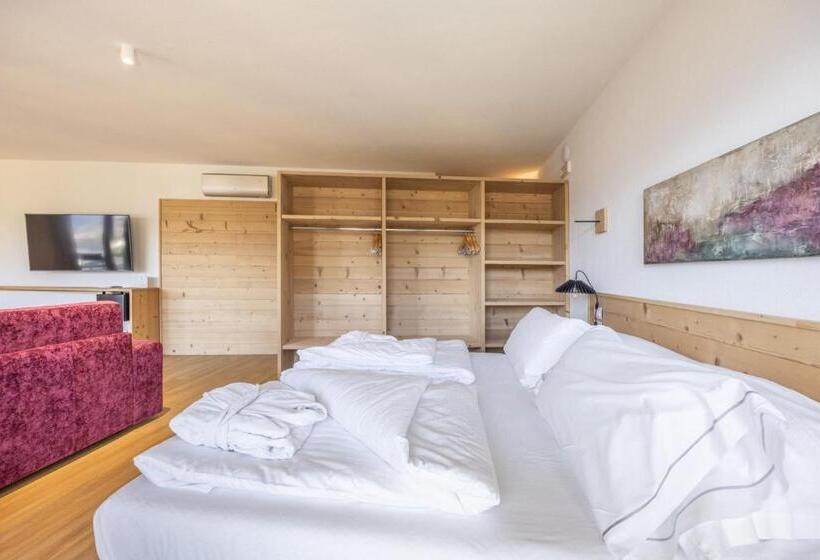 Полулюкс Одноместный с Террасой, Giallo Dolomiti Wellness