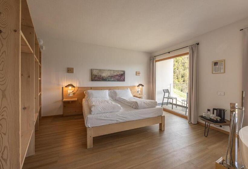 带露台的小型套房, Giallo Dolomiti Wellness