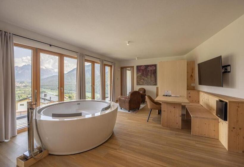 带露台的小型套房, Giallo Dolomiti Wellness