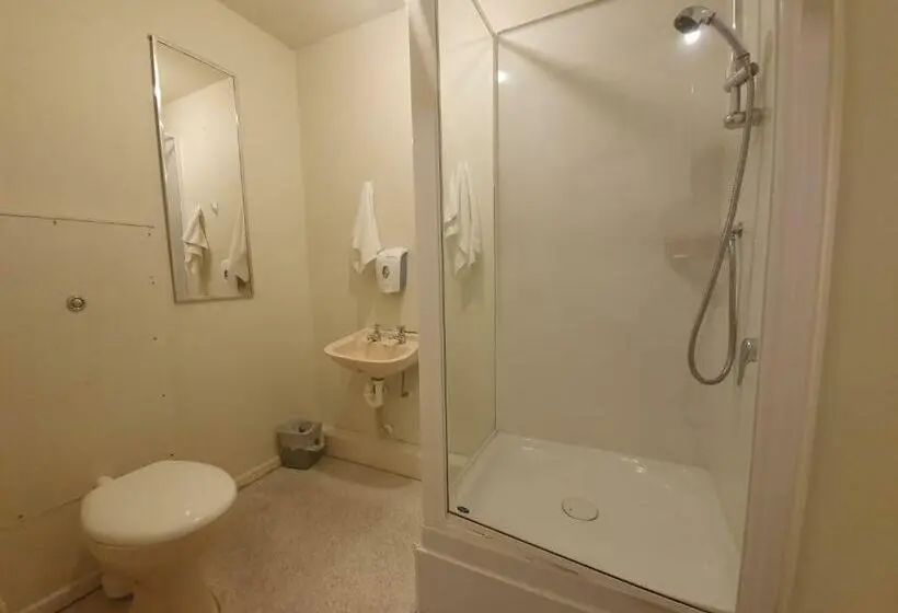 Economy Quadruple Room, Stay In Tekapo Backpackers