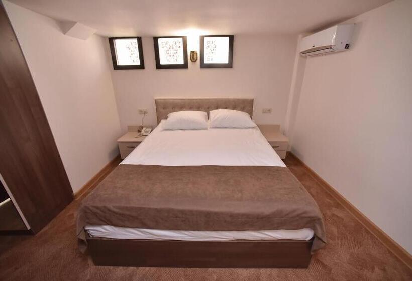 컴포트 트리플 룸, Good Hotel Yerevan